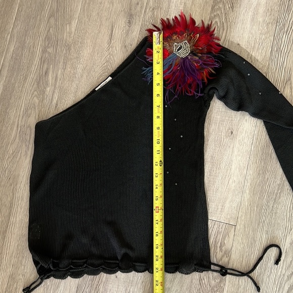 VINTAGE EMBELLISHED 80s Feather red Rosette 1-sleeved knit jersey black 6 - Picture 14 of 16